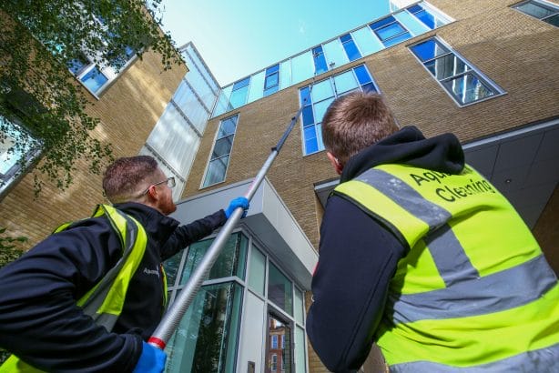 Is Water-Fed Pole Window Cleaning Effective For High-Rise Buildings?