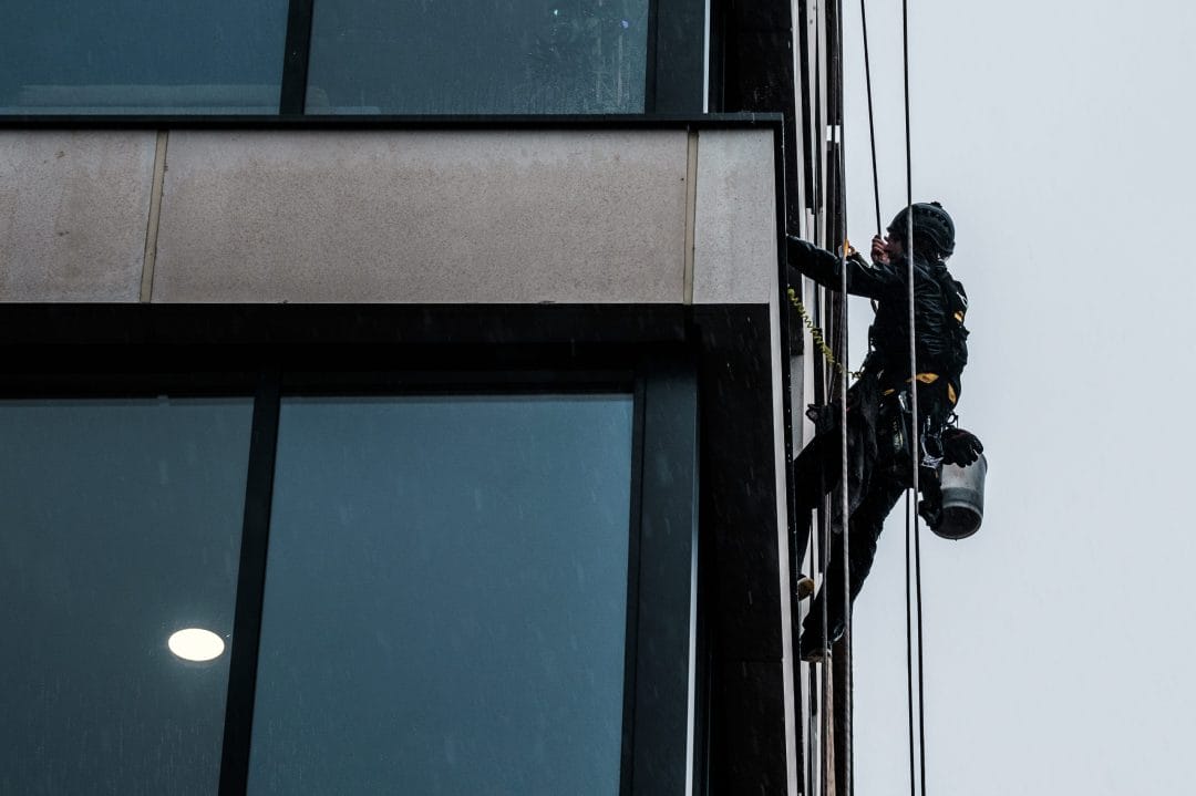 abseil window cleaning high rise